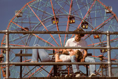 Harold Feinstein  -  Wonder Wheel Couple /   -  