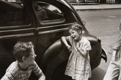 Helen Levitt  -  New York, Girl Crying, 1940 / printed later  -  11x 7.5
