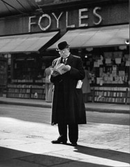 Wolf Suschitzky  -  Foyles, Charing Cross Road, London, 1936 / Silver Gelatin Print  -  16 x 20