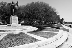 Tim Barnwell  -  2227, Statue memorial to Confederates, the Battery, Charleston, SC /   -  
