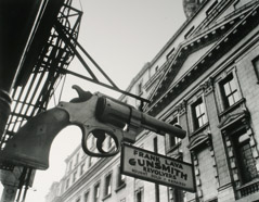 Berenice Abbott  -  Gunsmith and Police Station, NY, 1937 / Silver Gelatin Print  -  10 x 13