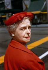 Vivian Maier  -  Chicago, May 1958 (red hat) / Chromogenic Print  -  10 x 15 on 16 x20 paper