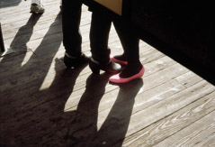 Vivian Maier  -  Chicago, 1984 (pink shoes) / Chromogenic Print  -  10 x 15 (on 16x20 paper)