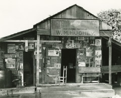 Walker Evans  -  Country store near Moundville, Alabama, Summer 1936 / Silver Gelatin Print  -  8 x10