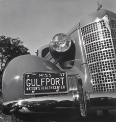 John Gutmann  -  Mississippi License Plate, 1937 / Silver Gelatin Print  -  8x10