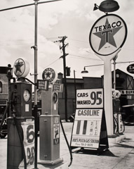 Berenice Abbott  -  Texaco Station, NY, 1936 / Silver Gelatin Print  -  15 x 19