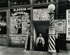 Berenice Abbott  -  Blossom Restaurant, 103 Bowery, New York, 1935 / Silver Gelatin Print  -  27.5 x 36