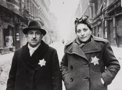 Yevgeny Khaldei  -  Jewish Couple, Budapest, 1945 / Silver Gelatin Print  -  8.5 x 11