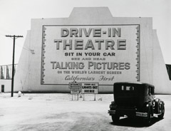 John Gutmann  -  First Drive-In Theatre. Los Angeles, 1935 / Silver Gelatin Print  -  8x10