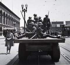 John Gutmann  -  National Guardsmen on a Truck Patrolling San Francisco Streets. General Strike, 1934 / Silver Gelatin Print  -  11x14