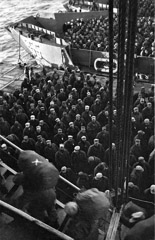 Harold Feinstein  -  AD-005, Draftees Boarding Ships for Korea, 1953 /   -  Neg_K-14_F34