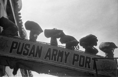 Harold Feinstein  -  AD-033h Pusan Army Port IV, 1953 /   -  Neg_K-15_F44